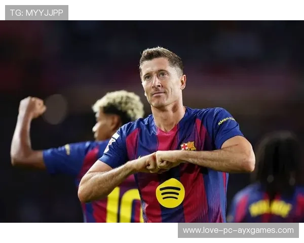 巴萨莱万禁区背身转身抽射技惊四座：他如何再次刷新足球的定义