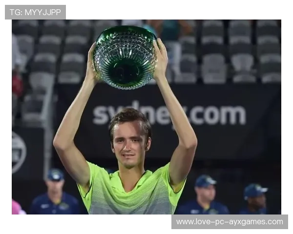 梅德韦杰夫着重提升反拍防守范围