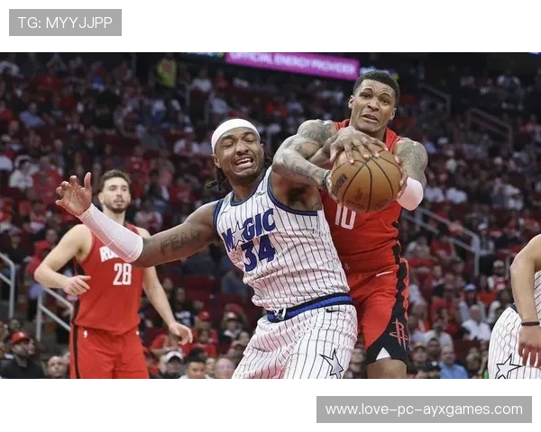 小波特强势突破得手,火箭逐渐压制对手 小波特强势突破得手,火箭逐渐压制对手